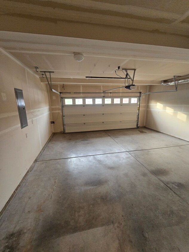 Primary Photo - Welcome to this beautiful 4-bedroom, 2.5-b...