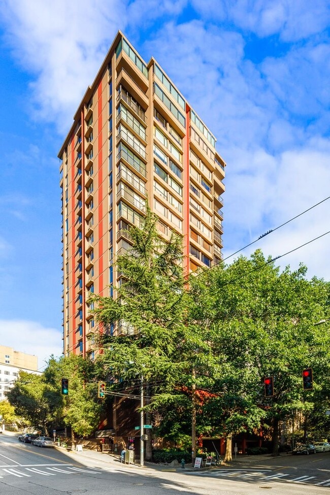 Foto del edificio - $300 OFF FIRST MONTHS RENT!! 2 Bedroom 1.7...