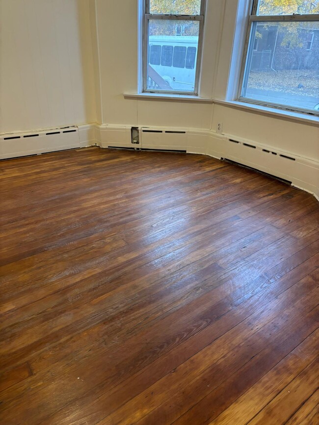 Building Photo - 11305 S Edbrooke Ave