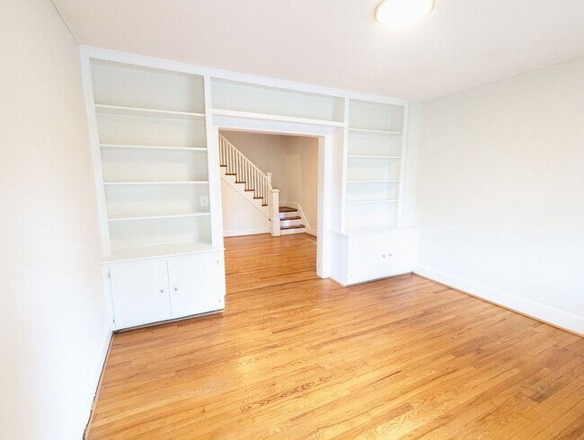 Foto del edificio - Charming Historic townhouse in downtown Frederick available mid June!