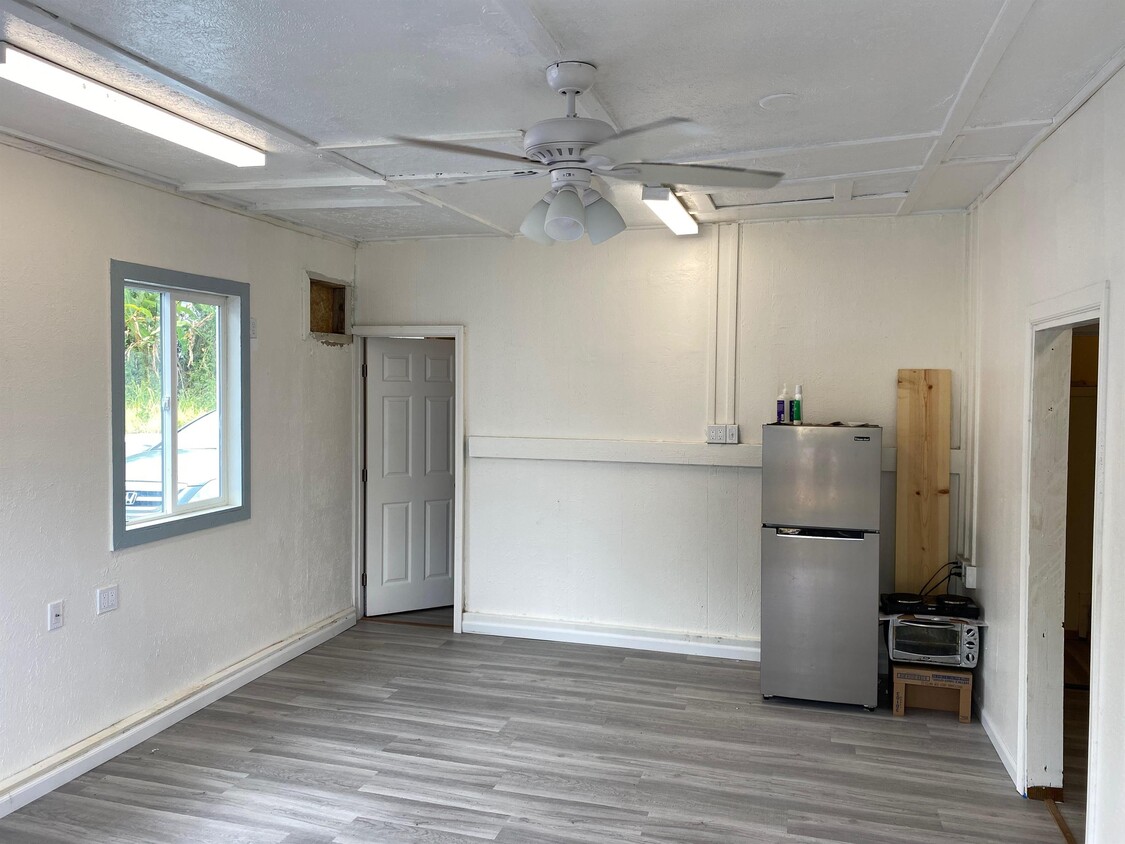 2590 Kilauea Ave Unit garage/office, Hilo, HI 96720 Apartment for