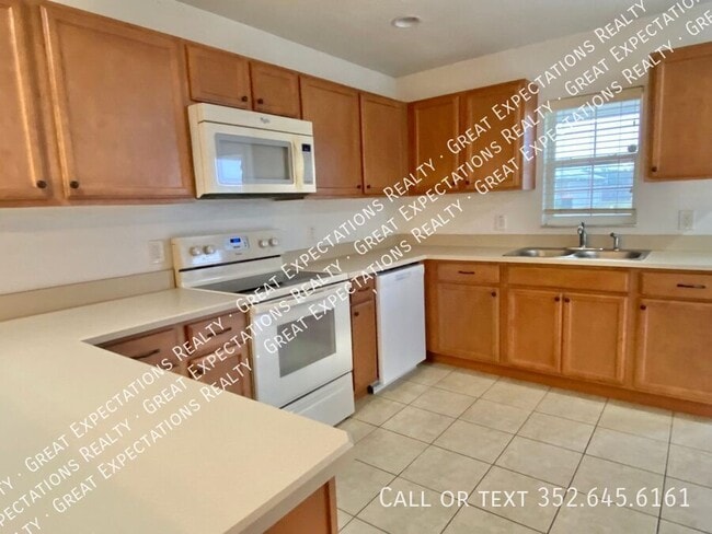 Building Photo - 10561 SE 67 Ct