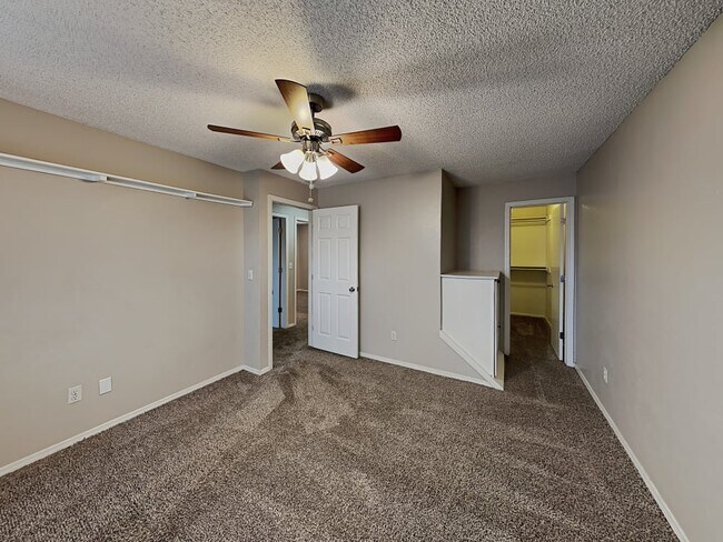 Foto del edificio - 4962 S Richfield Cir