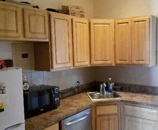 Foto del edificio - Updated 3-Bedroom Home in South Chicago – ...