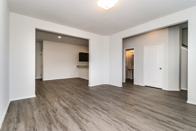 Foto del edificio - 5529 Eagle Point Dr