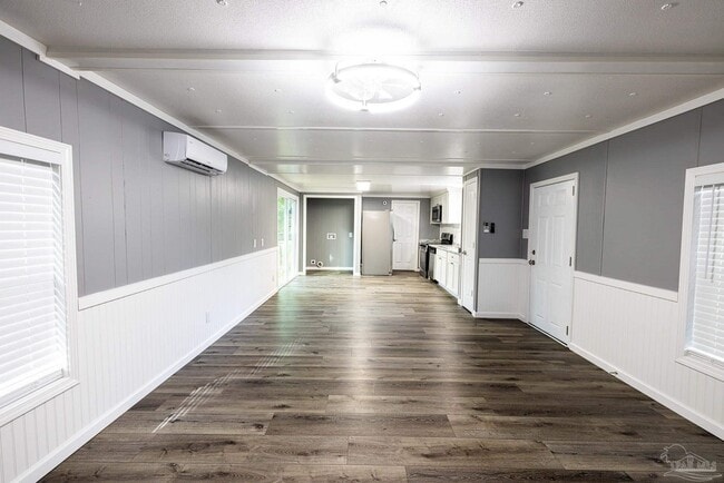 Foto del edificio - 4413 Basswood St