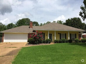 Building Photo - 117 Glenwood Dr