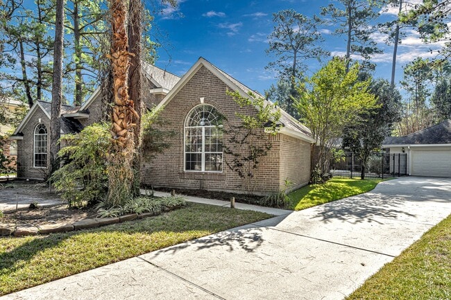 Foto del edificio - 6 Old River Pl