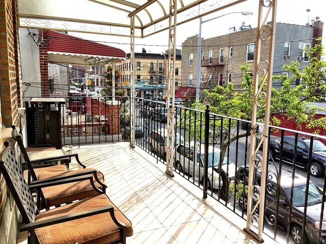 Building Photo - 2849 45th St