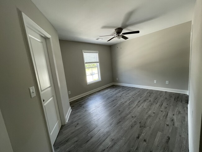 Building Photo - 1200 W Festival Drive