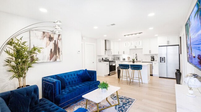 Foto del edificio - 8356 Adams St