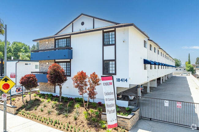 Building Photo - Azul Apartments