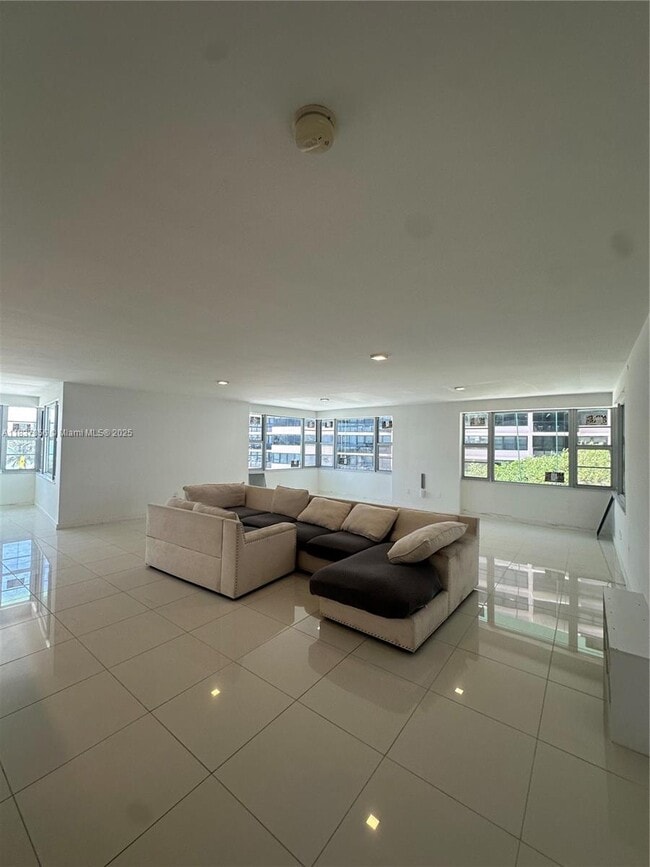 Building Photo - 5255 Collins Ave