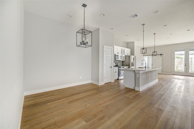 Building Photo - 4220 McKinley St