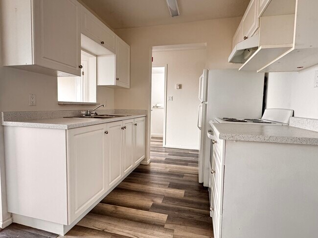 Building Photo - 4675 Ontario Ave