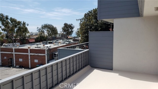 Foto del edificio - 215 Lower Cliff Dr