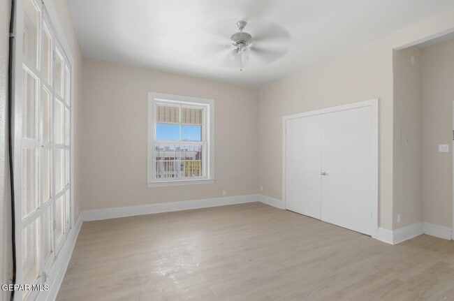 Foto del edificio - 515 W Missouri Ave