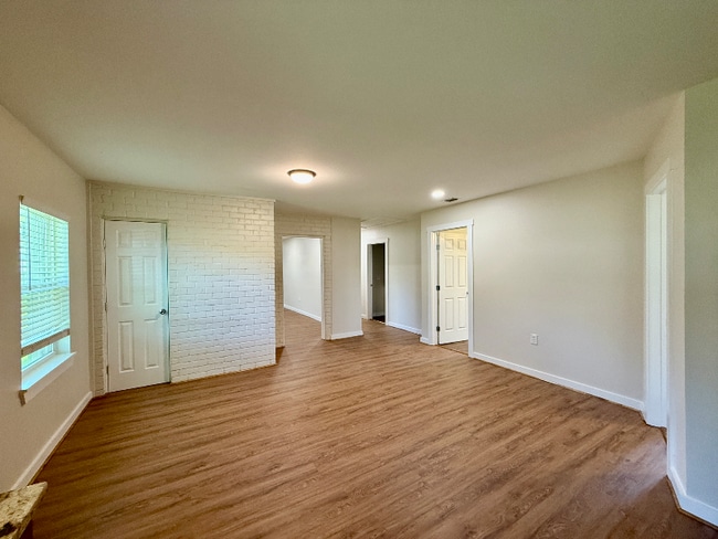 Building Photo - 3906 US-69