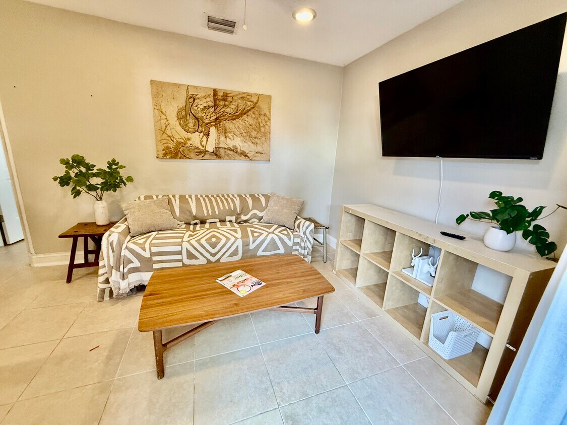 Foto principal - 2200 NE 19th Ave