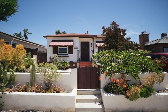 3109 Nile St