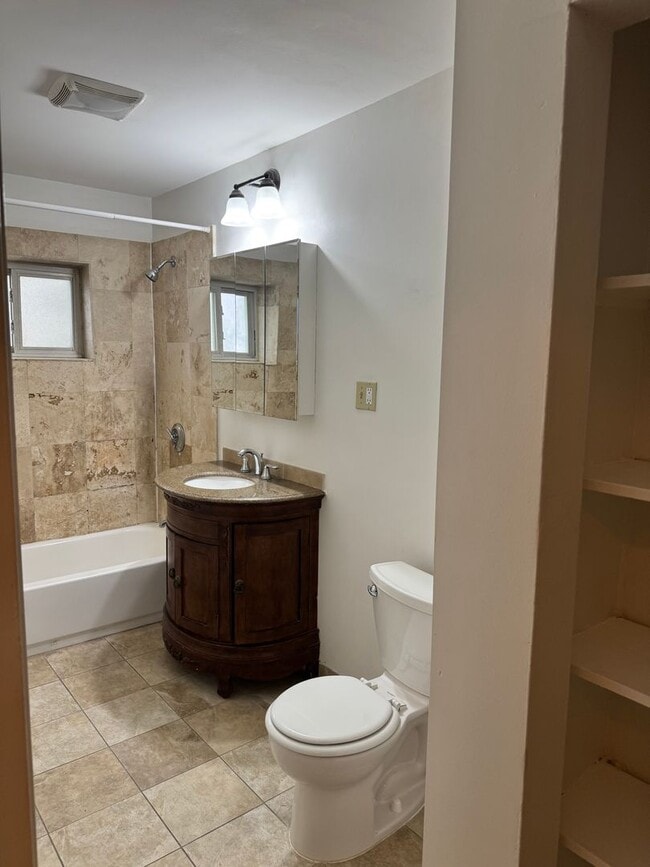 Photo - Great 2 bedroom Available 1/1/26 House