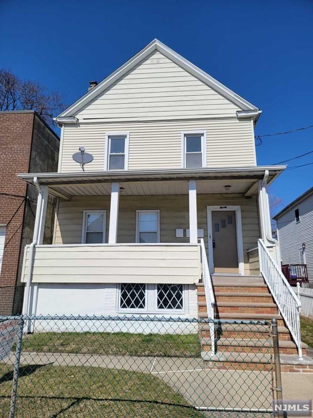 Building Photo - 90 Ackerson St