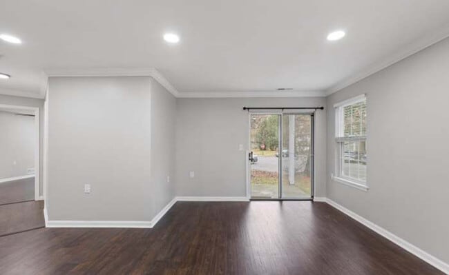 Foto del edificio - 712 Walden Cir