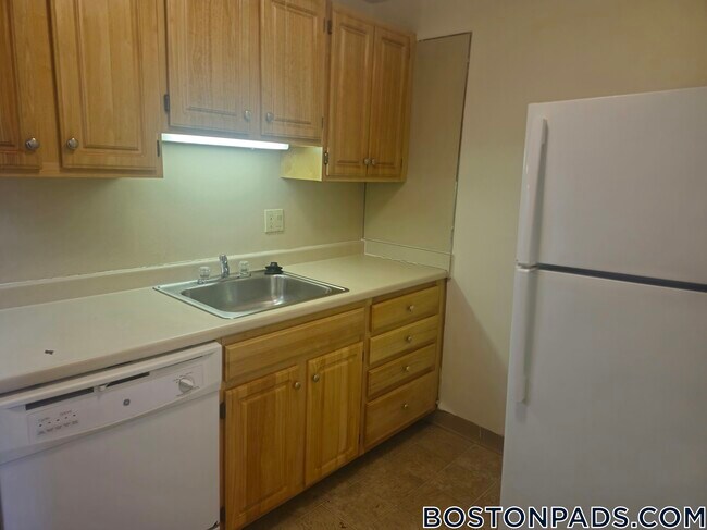 Building Photo - 122 Dustin St