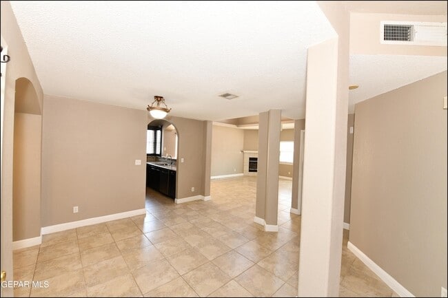Building Photo - 7362 Luz De Dia Ct