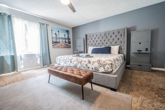 Foto del edificio - 725 Swamp Creek Dr
