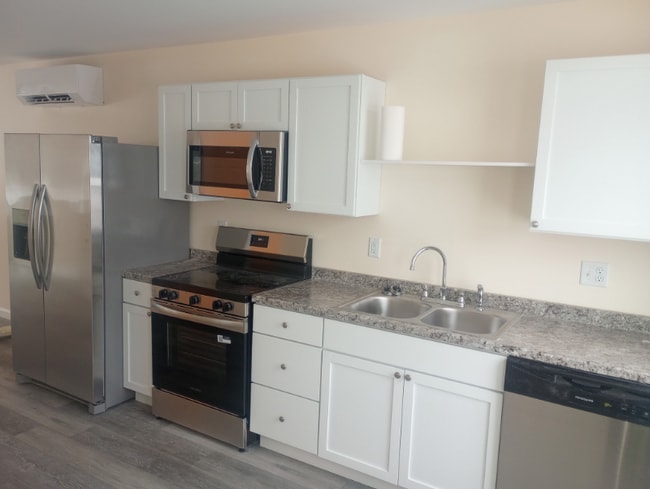 Building Photo - 10 Boulder Dr