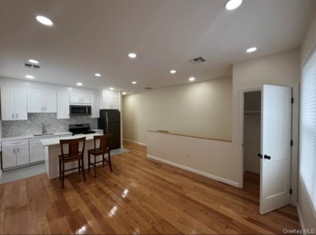 Building Photo - 4406 Snyder Ave