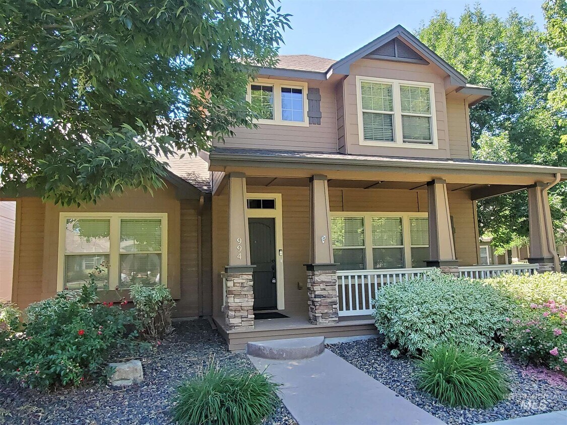 Primary Photo - 994 E Winding Creek Dr