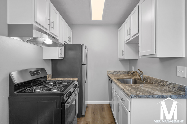 Kitchen Photo #3_Centennial Woods.png - Centennial Woods Apartments