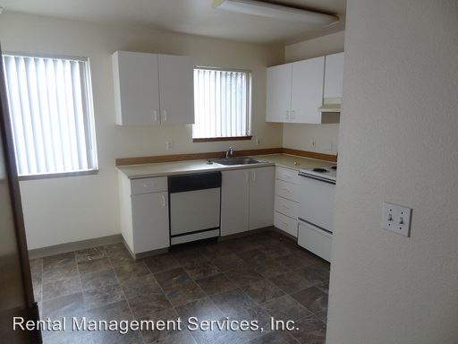 Building Photo - 131 SE 151st Ave