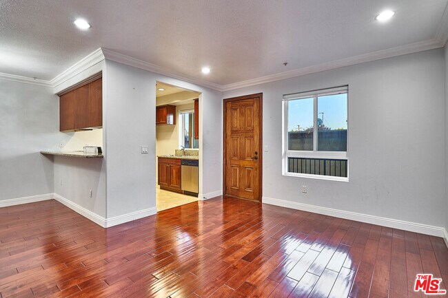 Building Photo - 1401 S St Andrews Pl