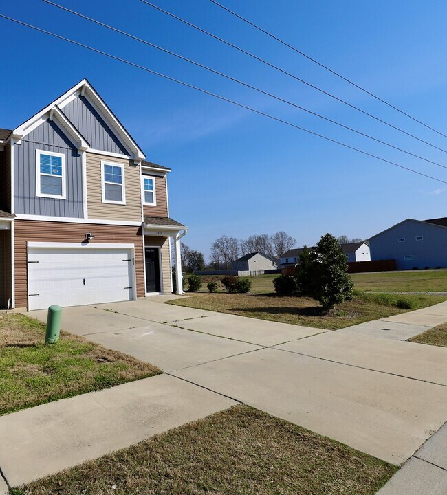 Foto del edificio - 2943 Old Field Rd