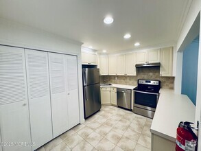 Building Photo - 119 Lexington Ct