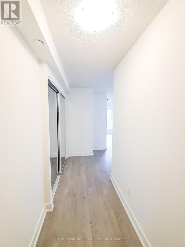 Building Photo - 9 Mabelle Ave