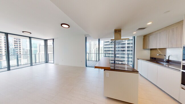 Building Photo - 1000 Brickell Plz