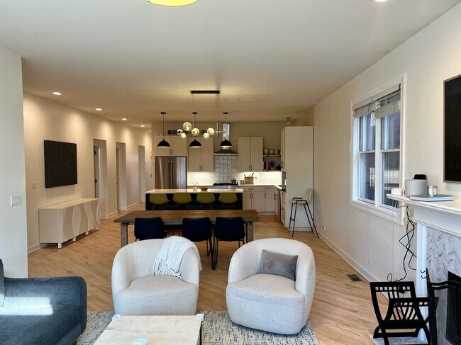 Foto del edificio - 2210 W Huron St