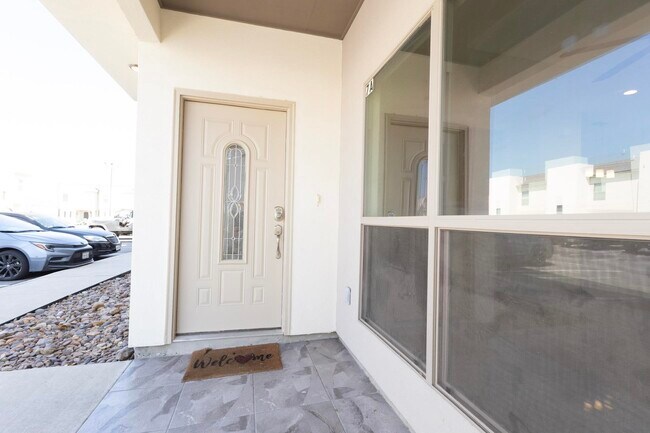 Foto del edificio - 4101 Blue Quail Rd