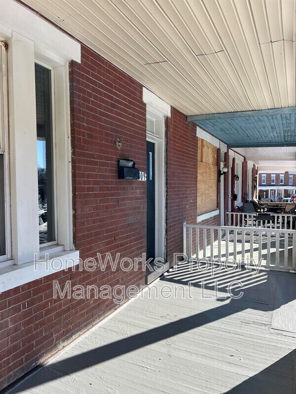 Building Photo - 309 Gwynn Ave