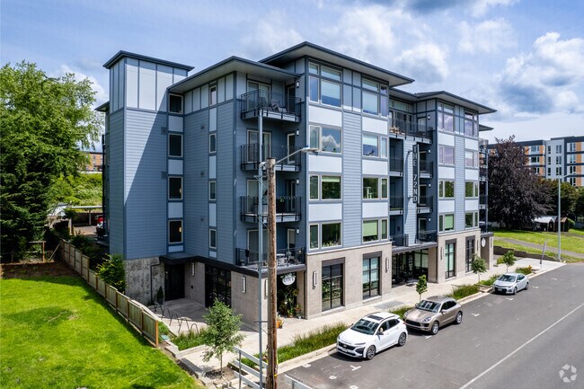 Building Photo - 72nd Apartments