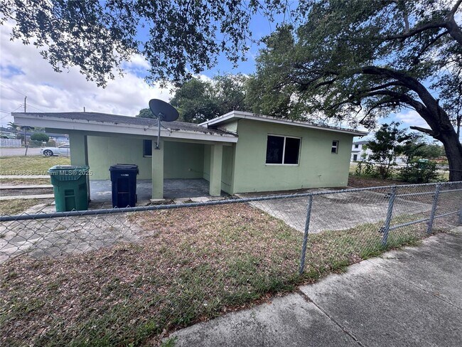 Foto del edificio - 8092 NW 14th Ct
