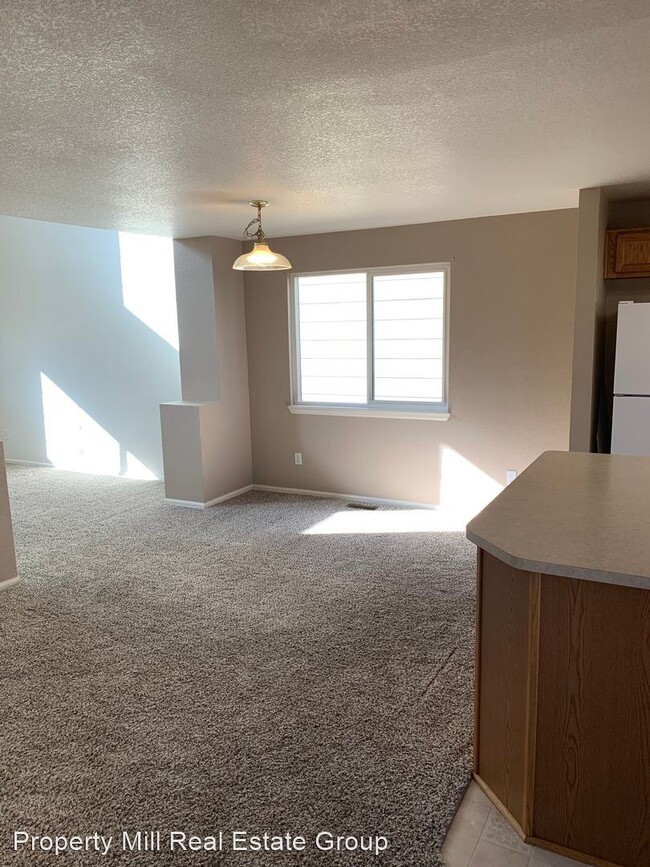 Building Photo - 4 br, 2.5 bath House - 7948 Tennis Ln