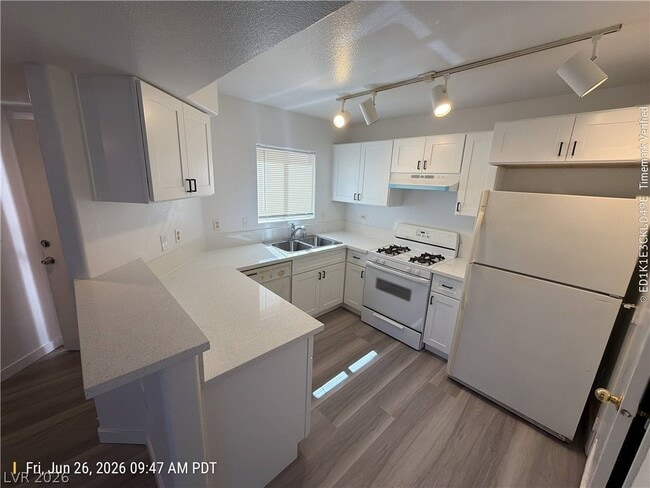 Building Photo - 4555 E Sahara Ave