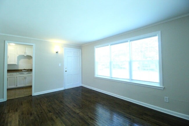 Building Photo - 1 Bedroom 1 Bath Duplex in Navy Hill Area ...