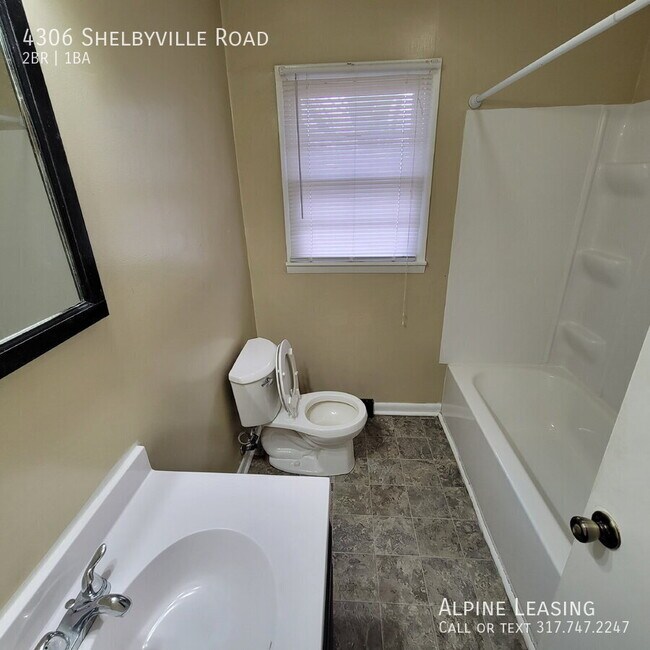 Foto del edificio - 4306 Shelbyville Rd