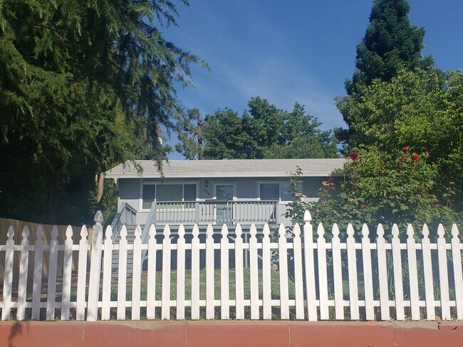 Foto del edificio - Updated Home in Old Town Auburn